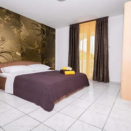 Apartman Ilak *
